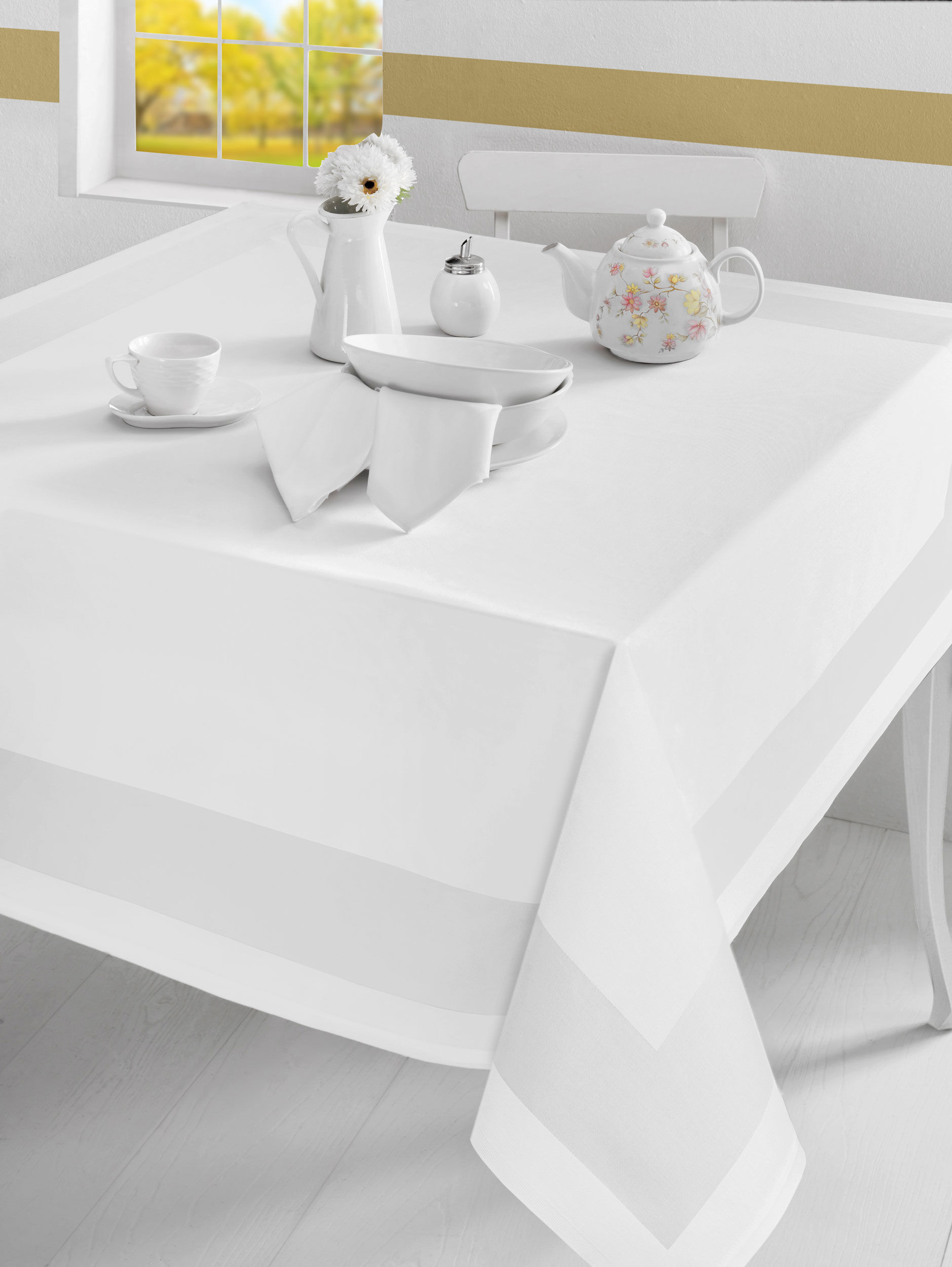 Vollzwirn Damast Tischdecke 195 g/m²  mit Atlaskante – Hochwertige Tischwäsche aus 100% Baumwolle